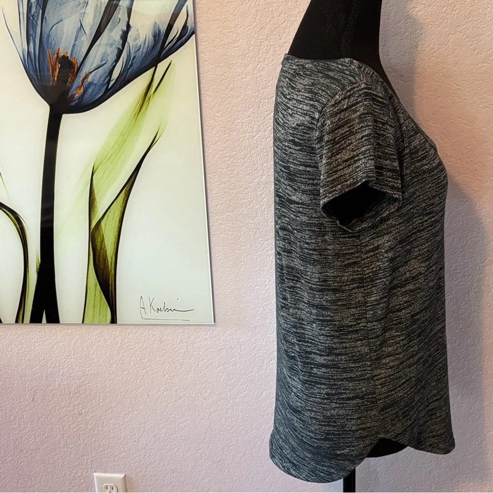 shirt size small - Picture 2 of 5